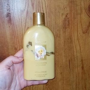 RARE VS Vanilla Lace Lotion